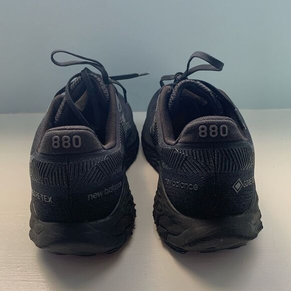New Balance Goretex 880 Black Men's Running Shoes - Picture 5 of 7